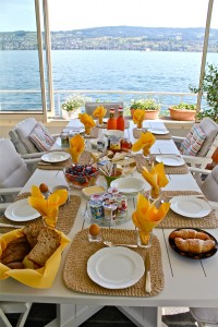 breakfast overlooking the Zürichsee